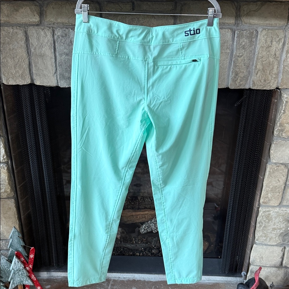 Stio Light Green Women's light weight hiking active pants. Size 6 - Picture 3 of 8